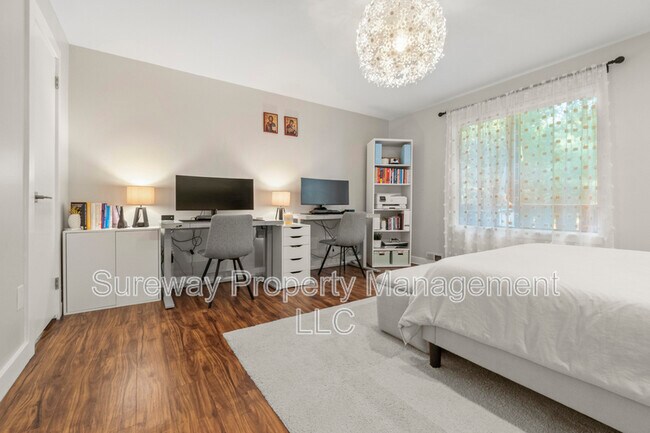 Building Photo - 5511B Aberdeen Dr