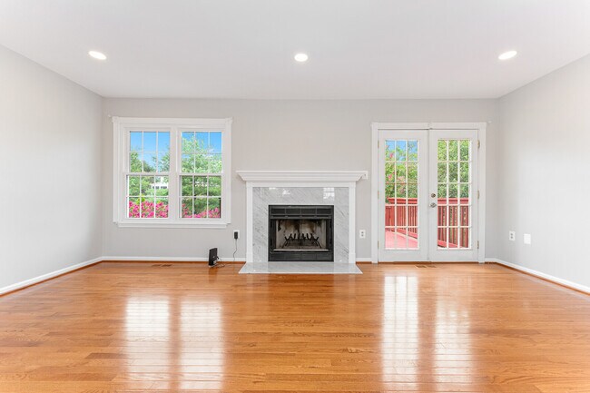 Building Photo - 44132 Mistletoe Ter