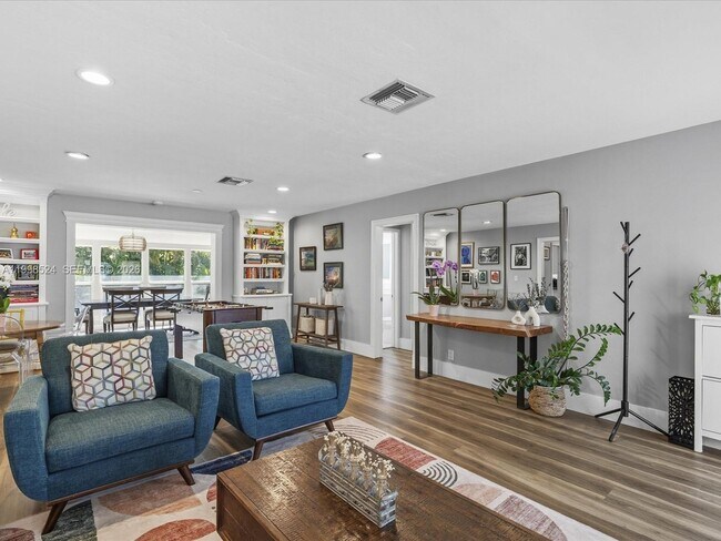 Building Photo - 2648 NE 26th Ave