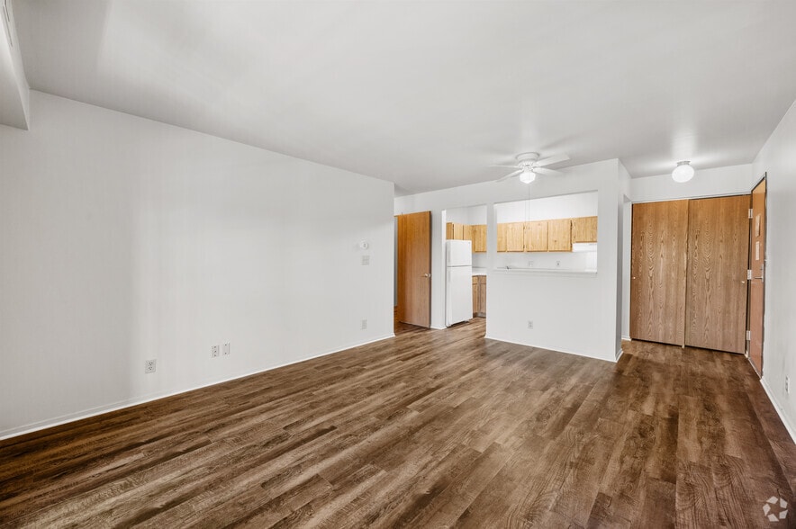 2 BR, 2 BA - 869SF - Rose - Rosehaven Manor