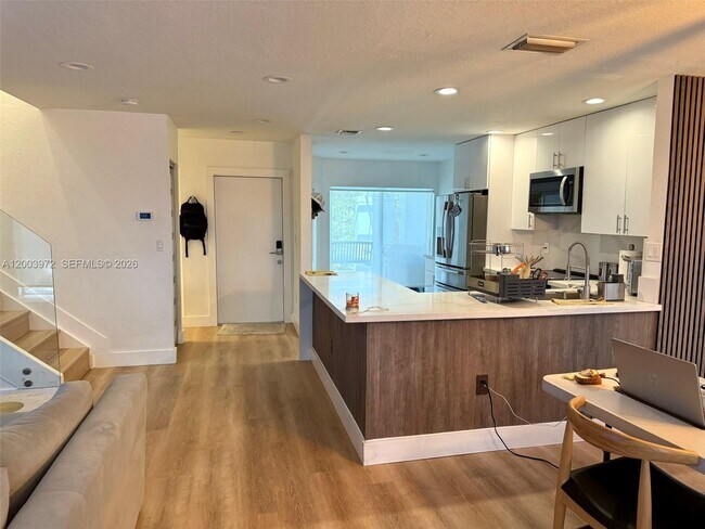 Building Photo - 6420 NW 109th Ave