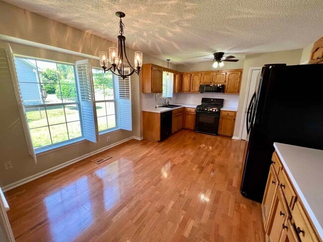 Building Photo - 1219 Woods Edge Dr