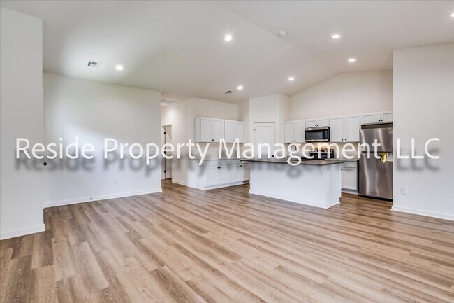 Building Photo - 2112 N Melody Ct