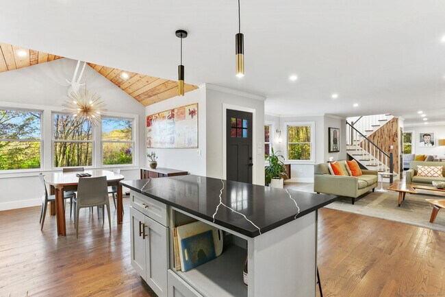 Building Photo - 58 Big Trail