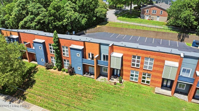 Building Photo - 2745 Grinstead Dr