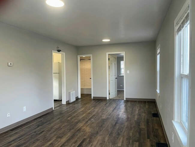 Building Photo - 4619 N Howard St