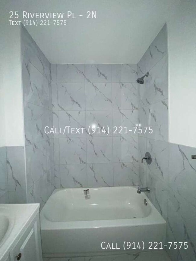 Building Photo - 25 Riverview Pl