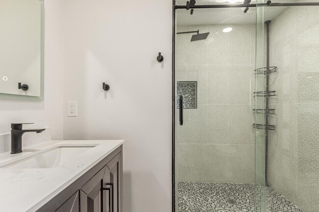 Building Photo - 6701 E Culver St