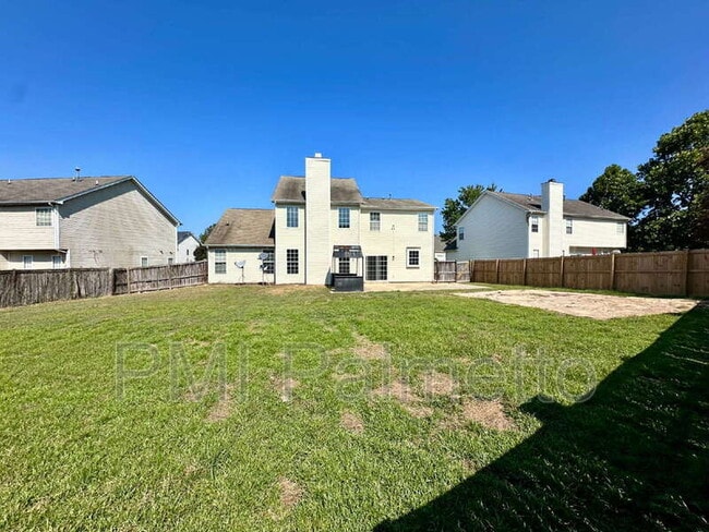 Building Photo - 303 Buckthorne Dr