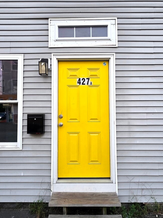 Building Photo - 427 Pembroke St