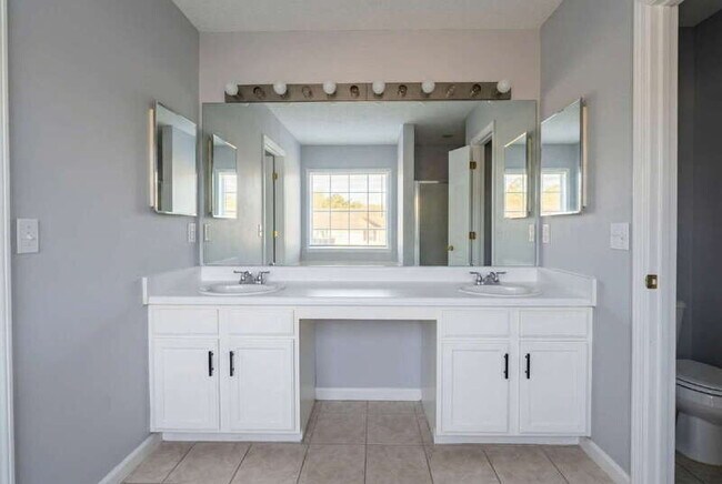 Building Photo - 370 Darter Run NW