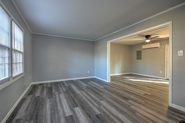 Building Photo - 254 Wildwood Dr