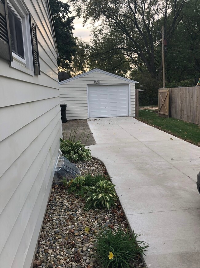 Building Photo - 1601 29th St