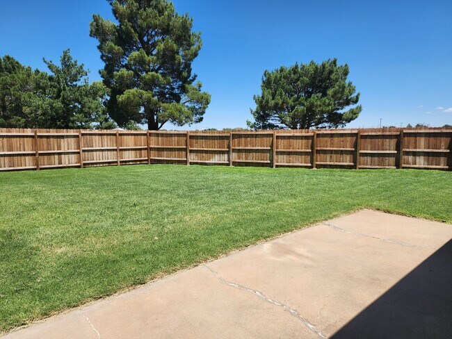 Building Photo - 516 Diamondhead Dr