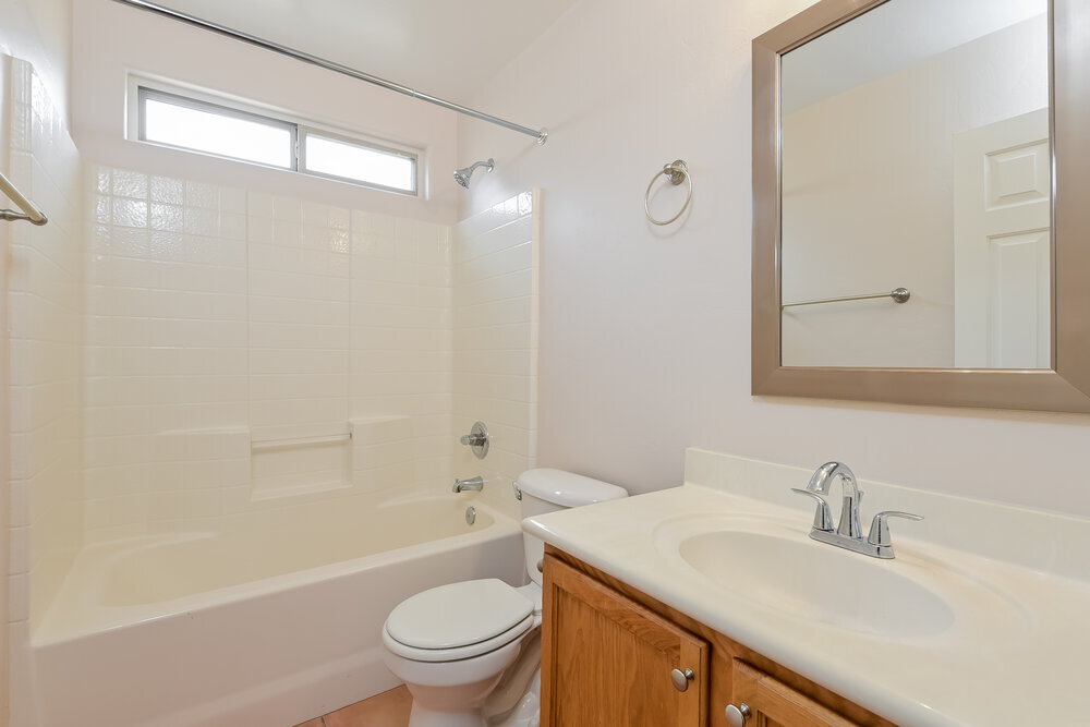 Building Photo - 422 W Tara Danette Dr