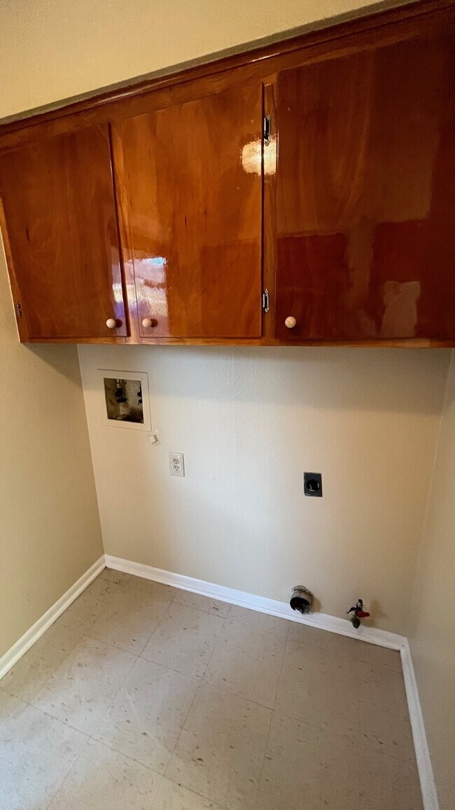 Building Photo - 1523 Avenue O