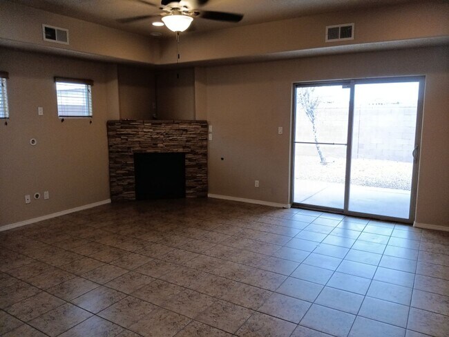 Building Photo - 4 Bedroom, 2 Bathroom! Lovely Home! Schedule a Showing!