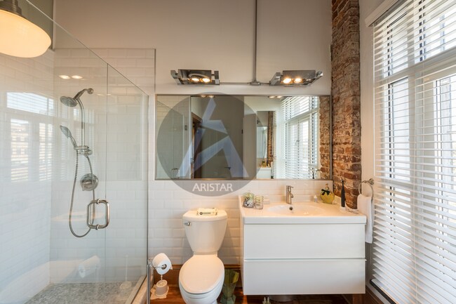 Building Photo - 161 Mangum St SW