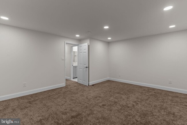 Building Photo - 12400 Medford Rd