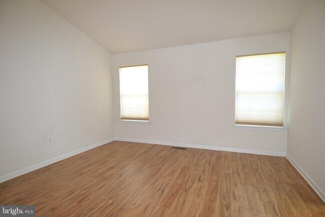 Building Photo - 6340 Demme Pl