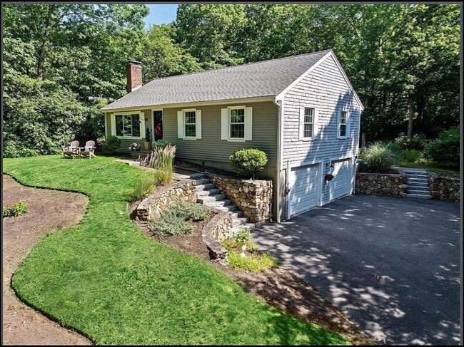 Primary Photo - 15 Surrey Ln