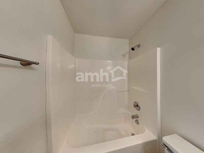 Building Photo - 512 Grantham Ln