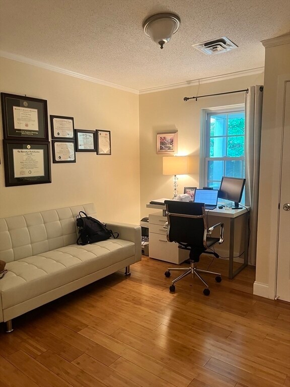 Building Photo - 400 Brookside Dr
