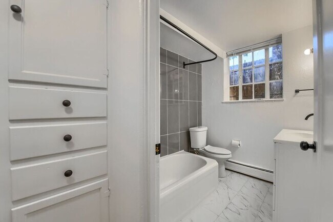 Building Photo - 2233 Kearney St