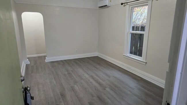 Building Photo - Charming 2 Bed, 1 Bath Home for Rent!