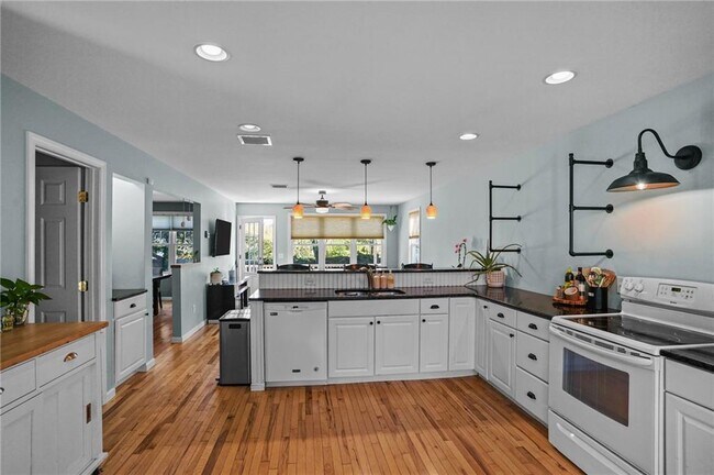 Building Photo - 31 Smith St