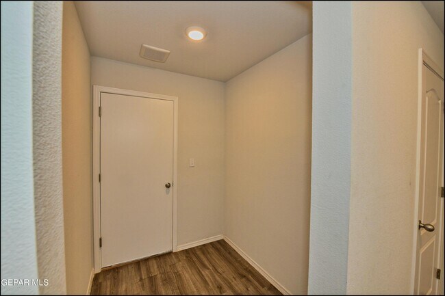 Building Photo - 952 Orangetip Dr