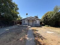 Building Photo - Charming home in 93308!