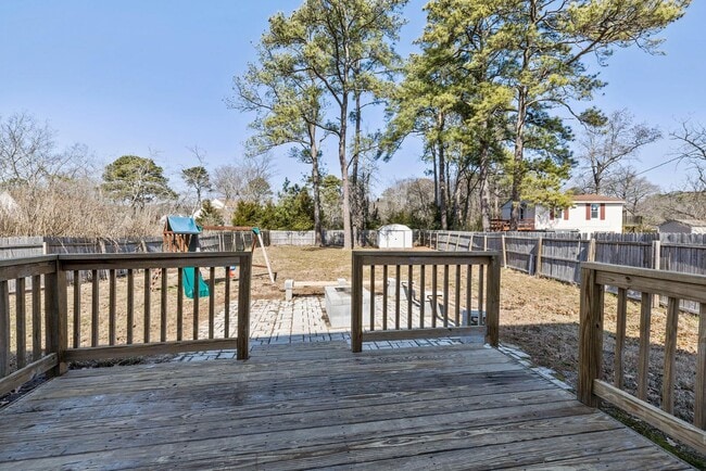 Building Photo - 323 Fox Hill Rd