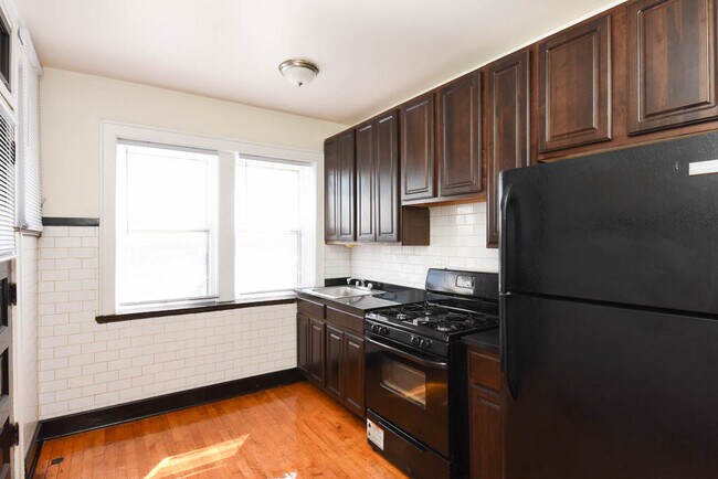 Building Photo - 2977 N Elston Ave