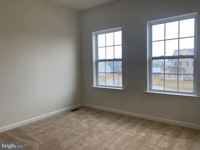Building Photo - 258 N Bayberry Pkwy