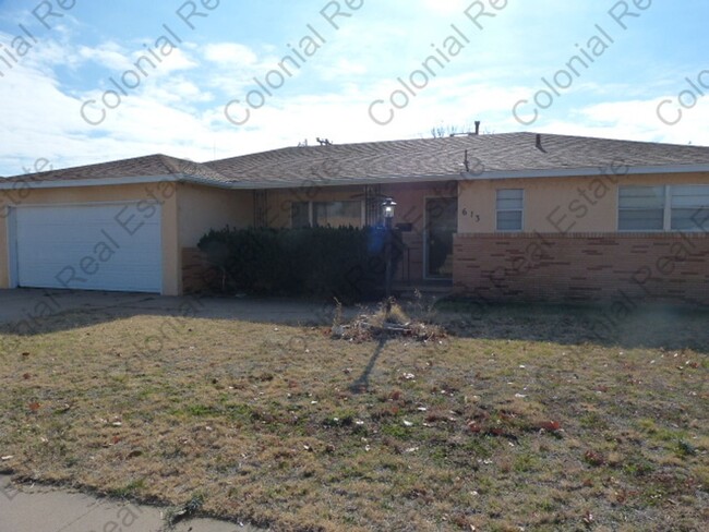 Primary Photo - Spacious Home with Natural Light!