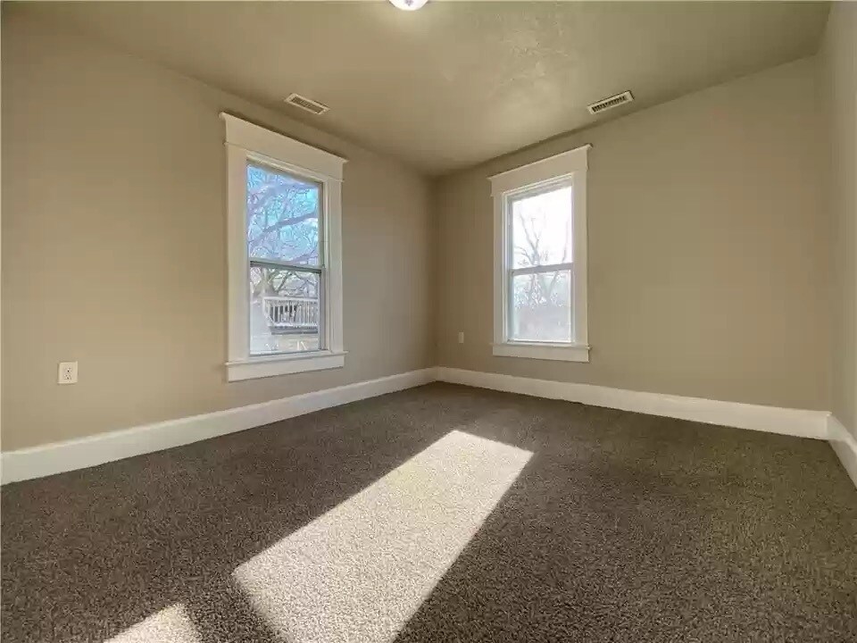 Building Photo - 1546 33rd St