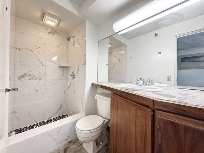 Building Photo - Furnished Waikiki Condo with A/C and Utili...