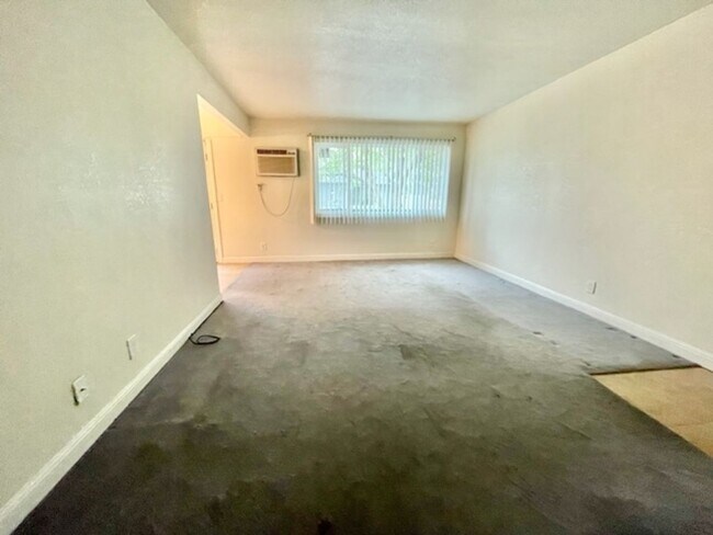 Building Photo - 1825 Stokes St