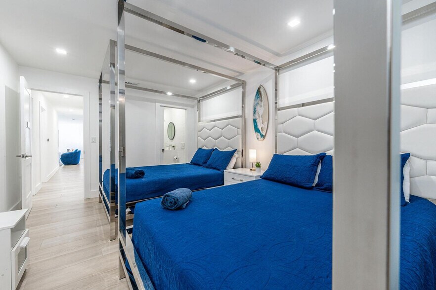 Building Photo - 825-827 Southwest 14th Street-SI FL1-ID1475658P