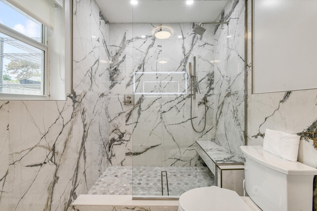 Building Photo - 400 Tequesta Dr