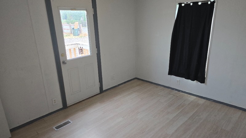 Building Photo - 1430 Highland Dr