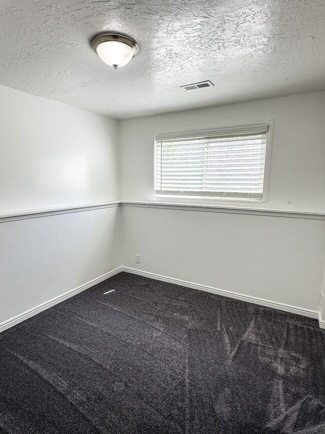 Building Photo - 6745 W 3860 S