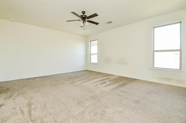 Building Photo - 25410 Champion Ridge Ct