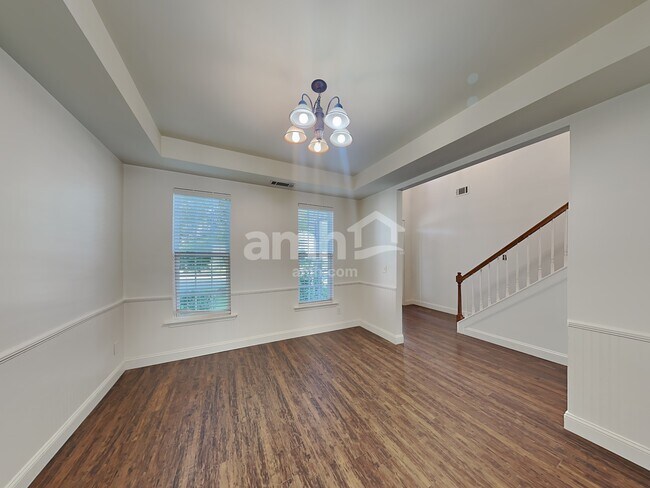Building Photo - 4059 Houldsworth Dr