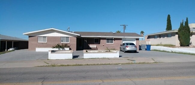 Building Photo - 112 De Leon Dr