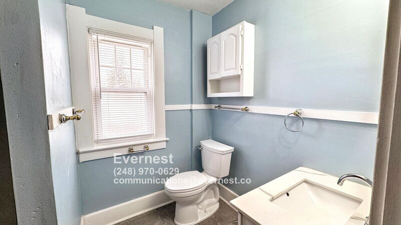 Building Photo - 2346 Ward St