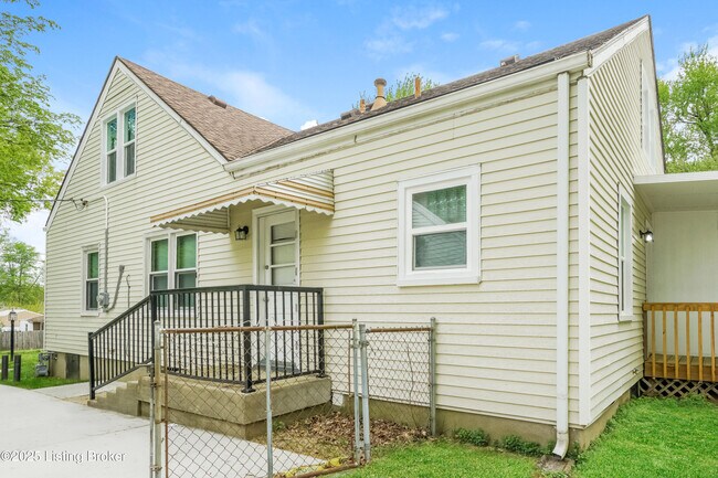 Building Photo - 140 Mills Dr