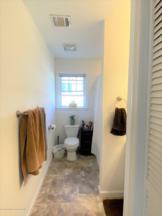 Building Photo - 211 Brinley Ave