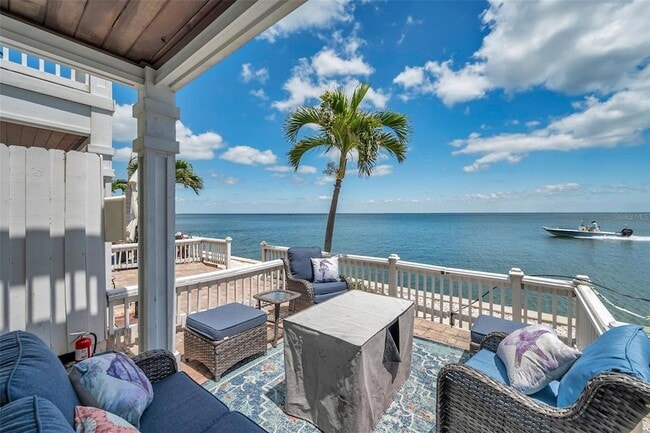 Building Photo - 4768 Coquina Key Dr SE